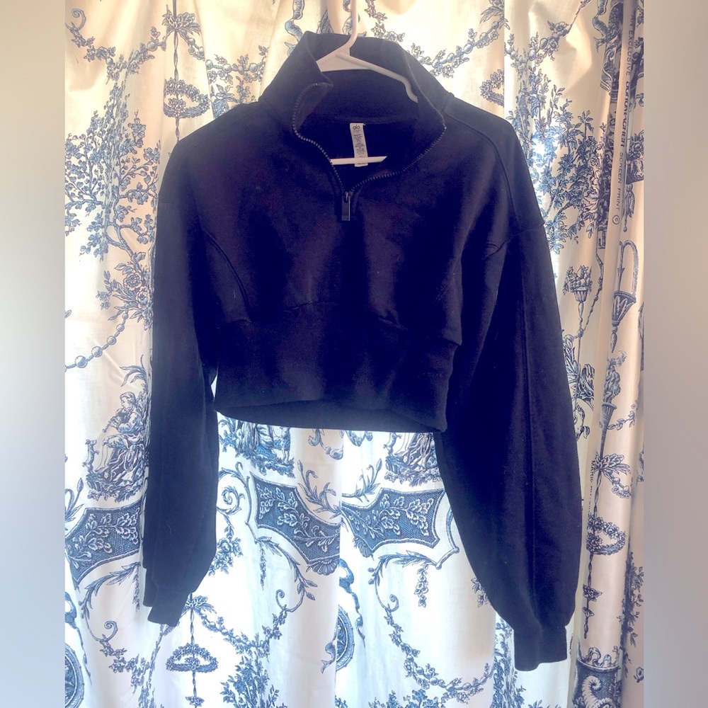 ALO sweatshirt